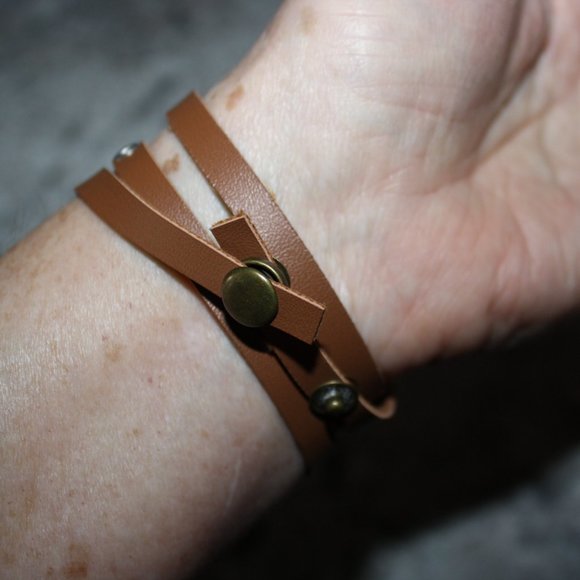 Faux Leather Wrap Bracelet - Picture 4 of 4